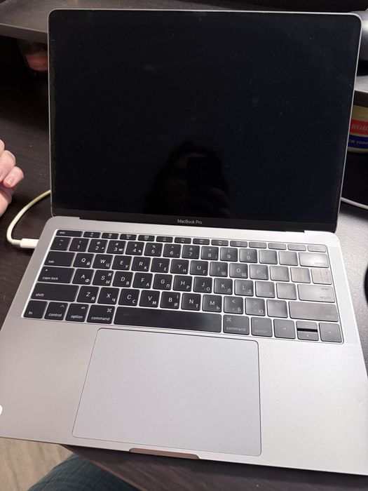 Macbook pro 2016 (один власник, все робоче)
