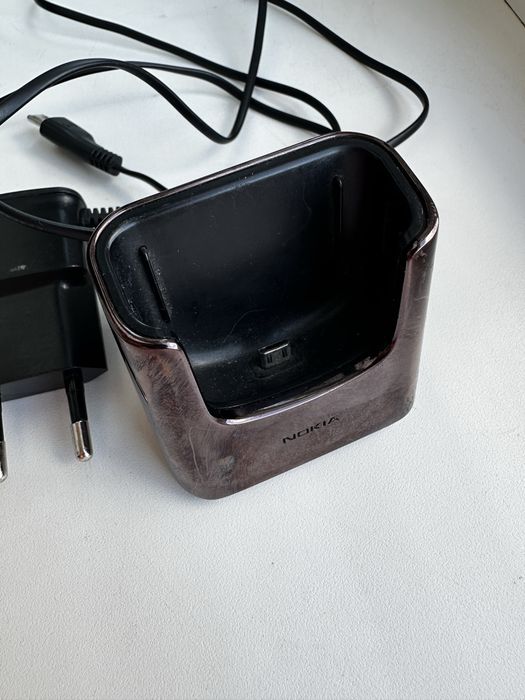 Док станция /зарядка/стакан nokia 8800  DT-19