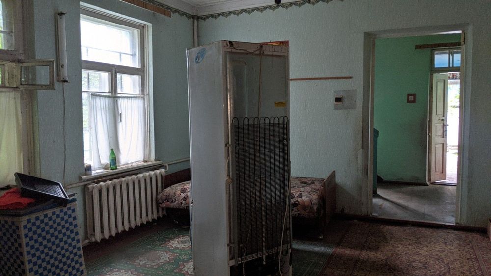 Продам будинок коло річки,в центрі міста