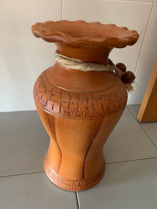 Jarrão de barro decorativo