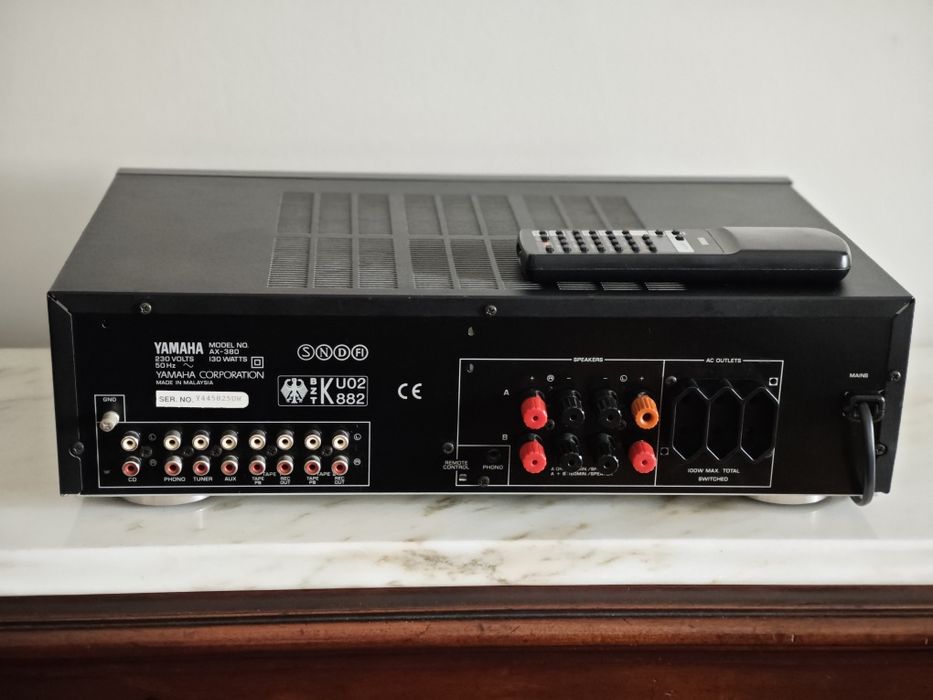Yamaha AX-380 - Excelente estado - Estética Intemporal - Natural Sound