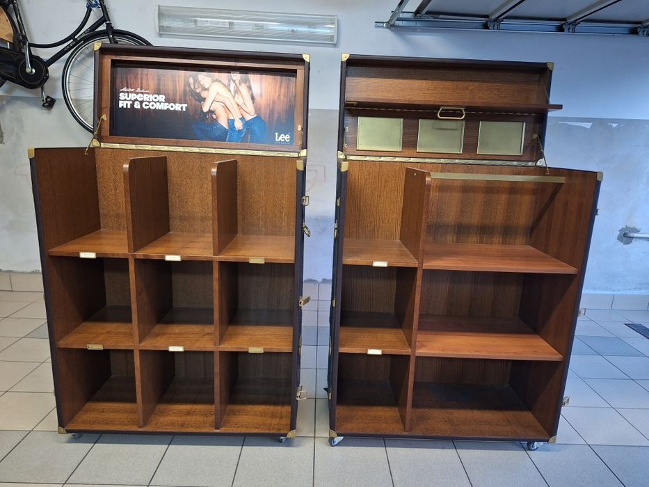 Szafa vintage regał z półkami Lee jeans meble sklepowe