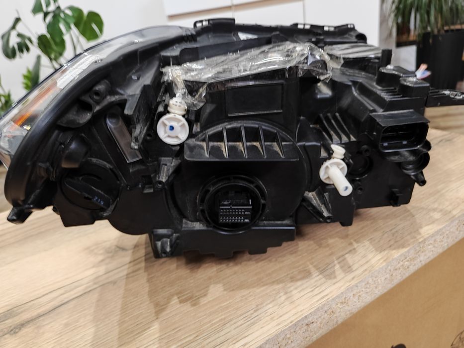 Reflektor LED lewy BMW X1 F48 przedlift USA radiator