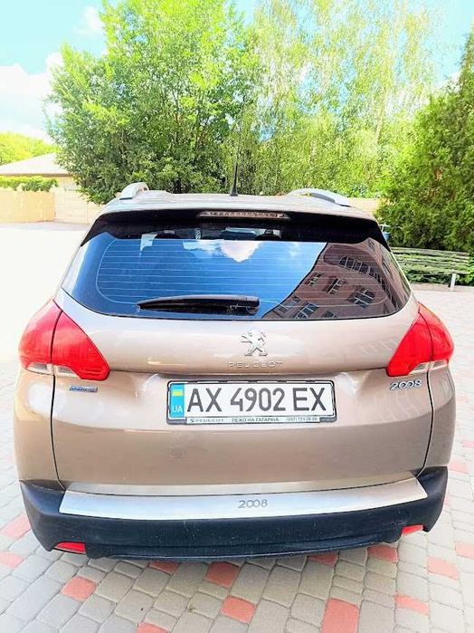 Продам Peugeot 2008  економічний та надійний кросовер для міста