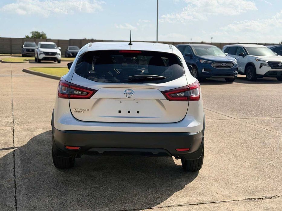 Nissan Rogue Sport SL      2022