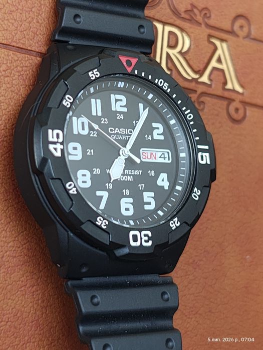 Спортивні чоловічій годинник Casio.