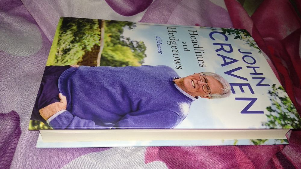 книга английский Headlines and Hedgerows John Craven A Memoir
