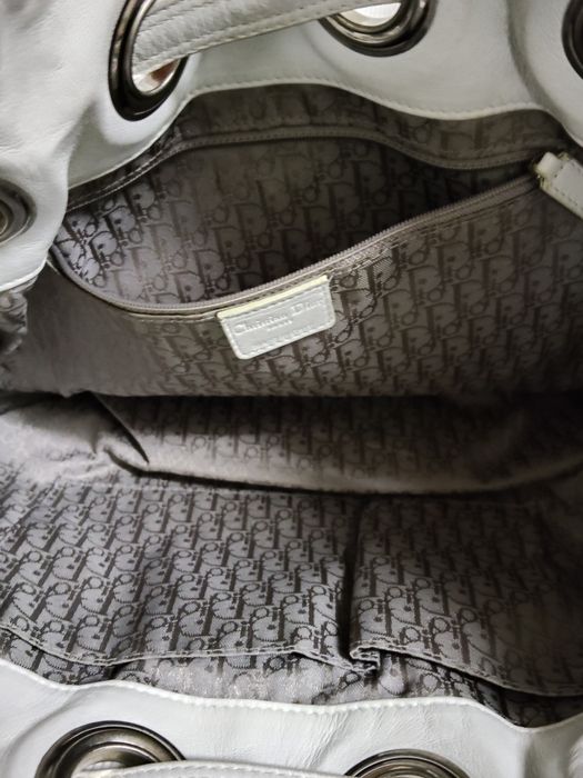 Fabulosa Mala Vintage em Pele Branca marca Christian Dior