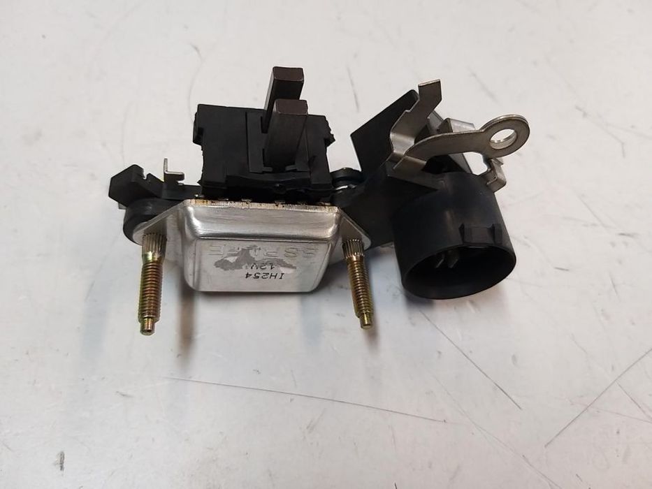 Regulator Napięcia Alternatora 4 pin   OPEL ASCONA C,ASTRA F CORSA A, B, KADETT D, E COMBO, REKORD E