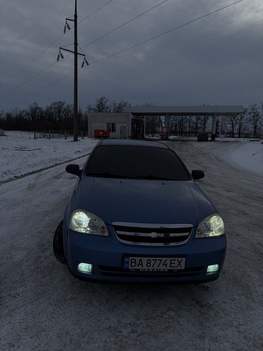 продам машину Chevrolet