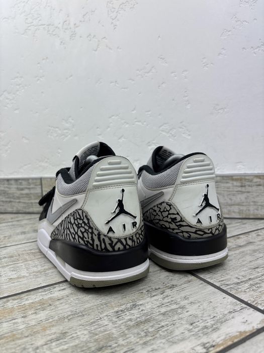 Nike air jordan Legacy 312 41р 26см