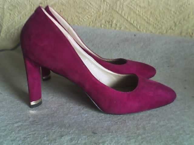 buty damskie letnie tzw."szpilki" 5 par calosc