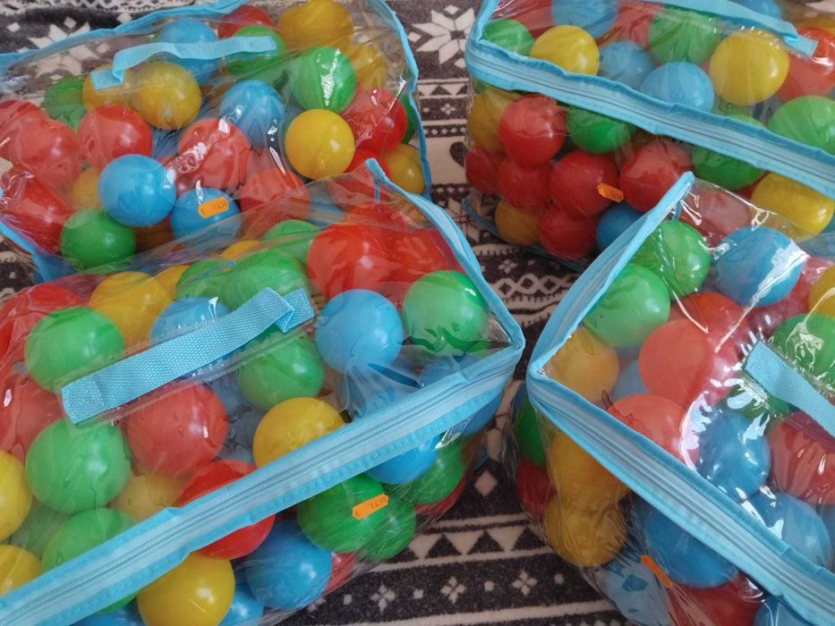 Bolas coloridas para parque