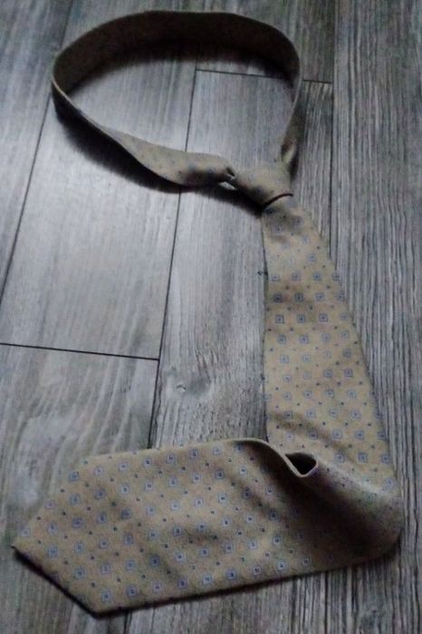 Krawat jedwabny nabłyszczany print beżowy silk Noble