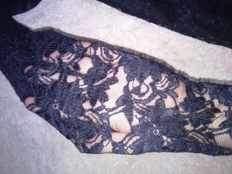 Sukienka koronka rozkloszowana