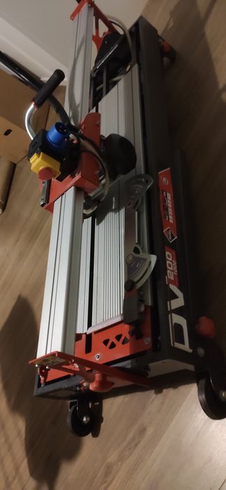 Przecinarka do płytek  elektryczna Rubi