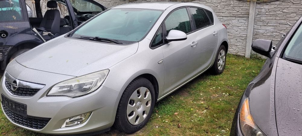 Astra j z gan z176 a14xer zderzak maska błotnik silnik skrzynia fotele