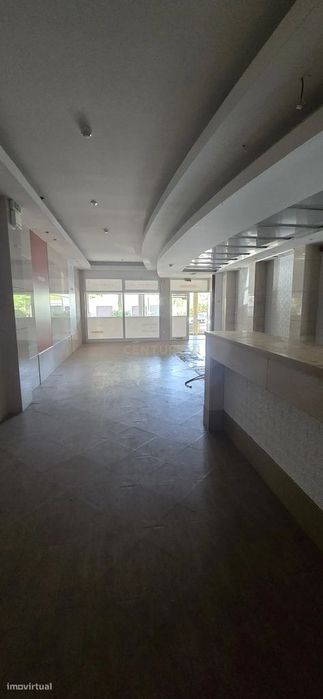 Loja com Viabilidade para Habitação – 91 m² – Rio Tinto