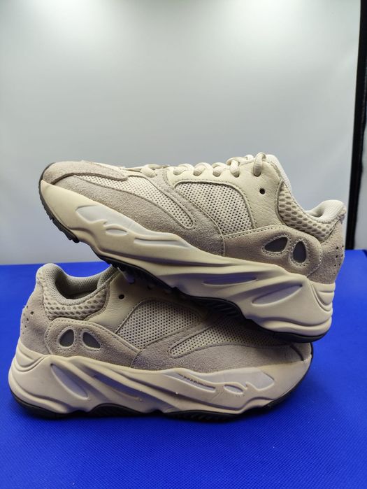 Кросівки Adidas Yeezy Boost 700 - 36,5 розмір. Оригінал