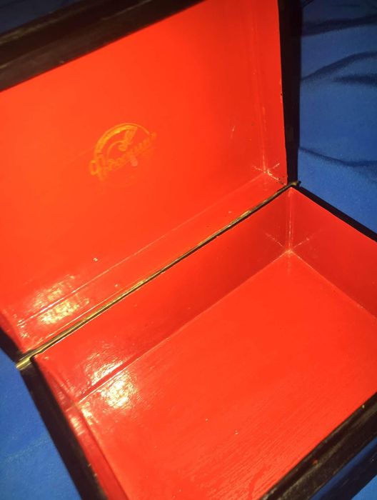 Шкатулка Федоскино оригінал з клеймом печаткою пап'є-маше  купюрниця