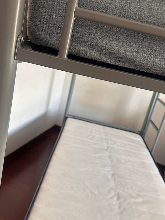 Beliche com colchões