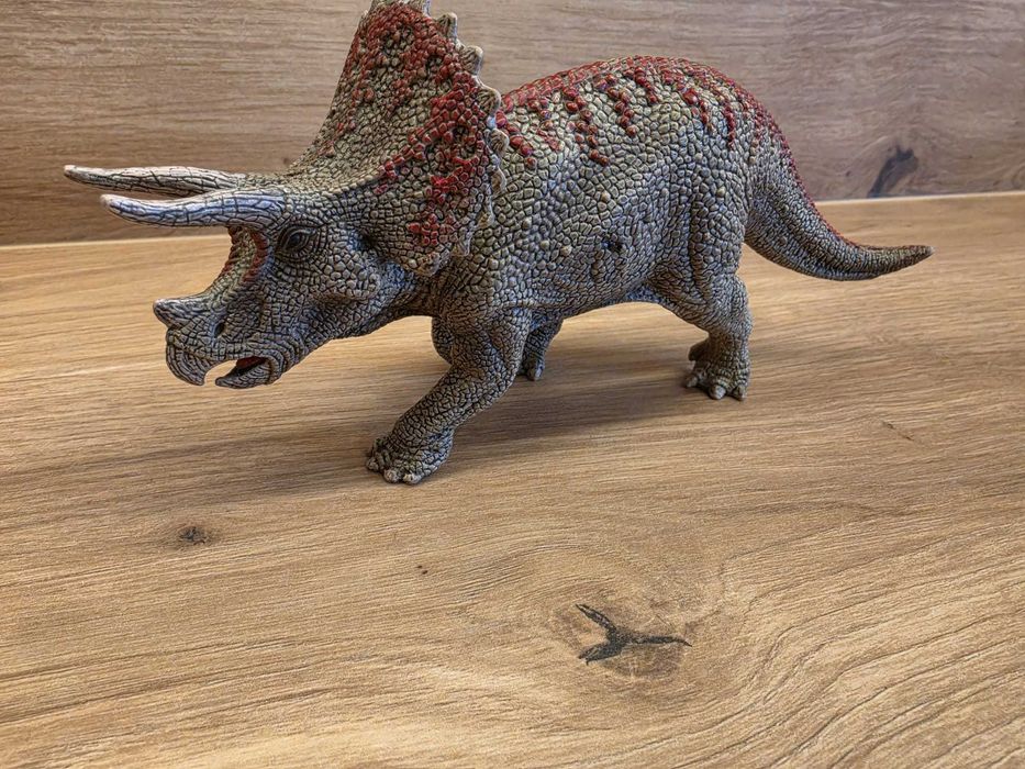 Schleich figurka Dinozaur Triceratops