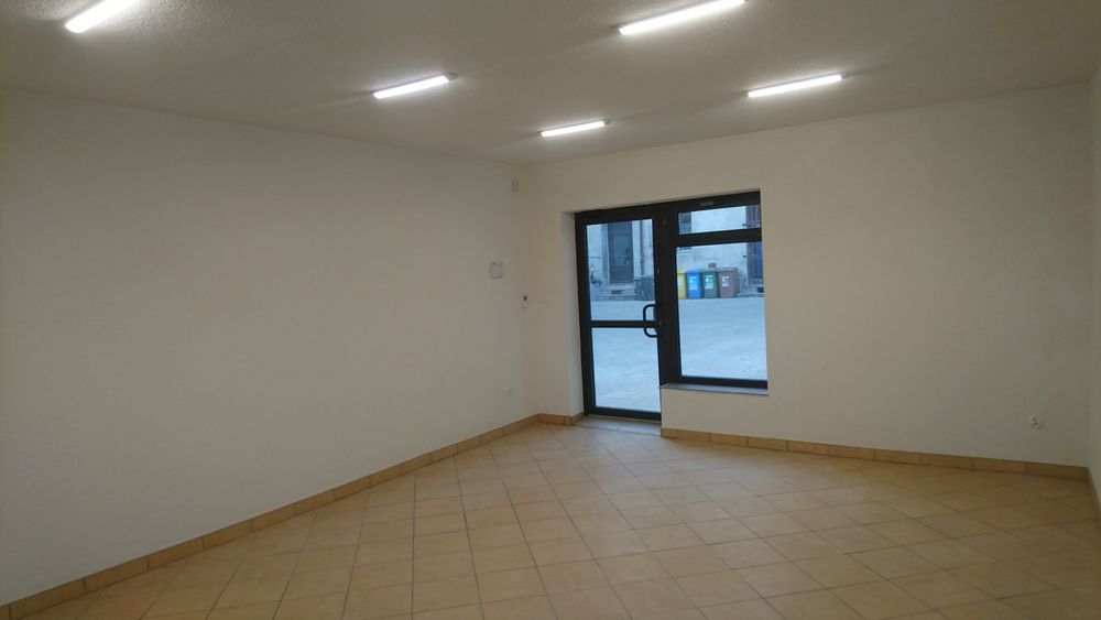 Lokal handlowo-uslugowy w centrum Toszka