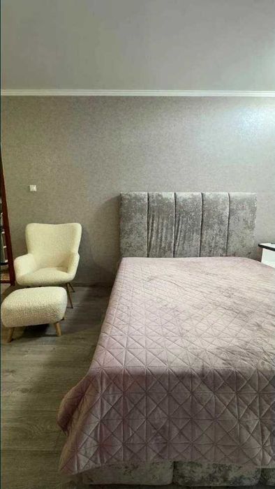 Продам 2х квартиру Новые дома, Коммунальный рынок 3 мин 2/5 с капит ремонтом