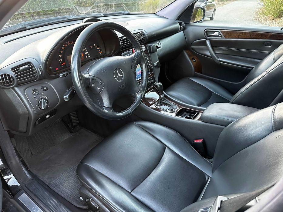 Mercedes-Benz C 220 - 05/2004 - 342.000 - ESTIMADO / SINTRA