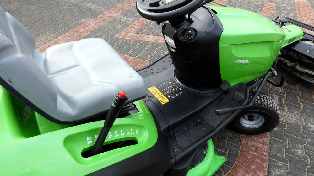 Traktorek kosiarka Viking T5 MT5097.0 B&S Zamiatarka (260208.6) Baras