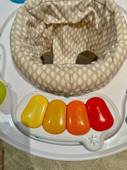 Skip Hop Centro de atividades p/ bebé 3 etapas Explore & More