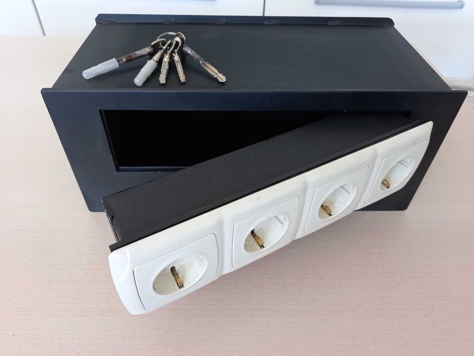 Сейф тайник розетка. Сейф схованка розетка