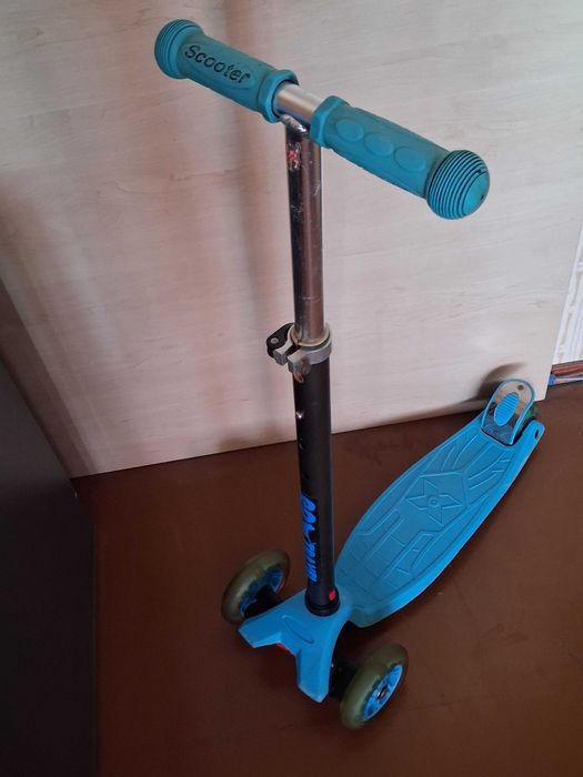 Продам самокат дитячий для початківців.