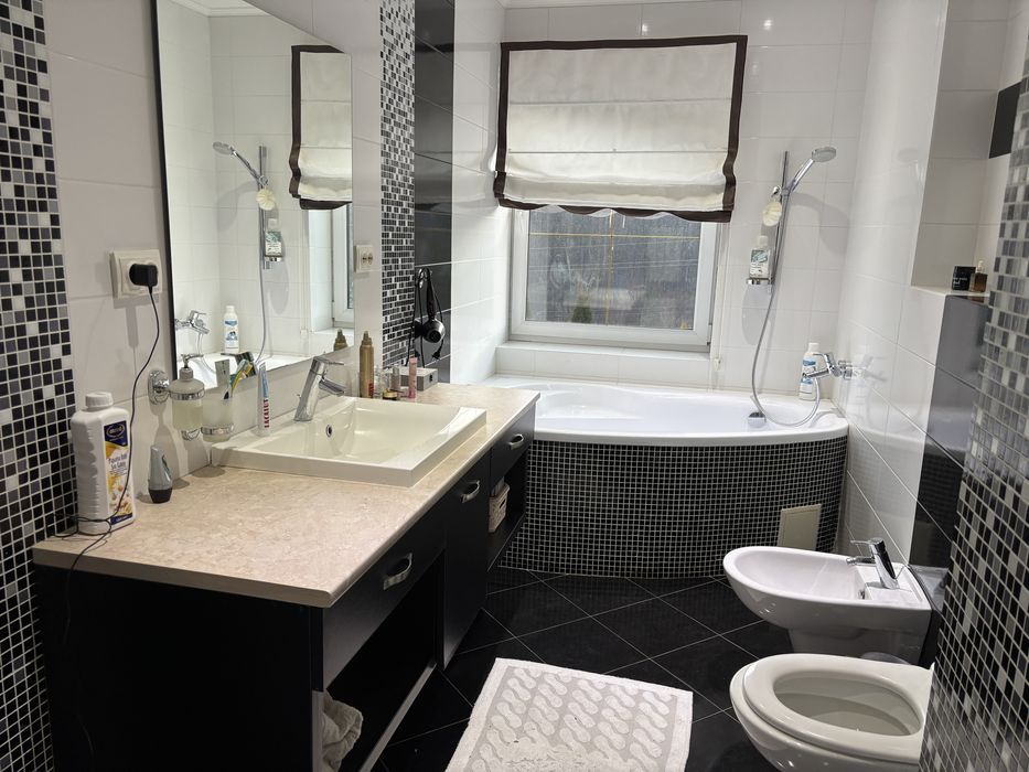 Елітний будинок Бережани. 291кв.м, 5кімнат. Сучасний ремонт.