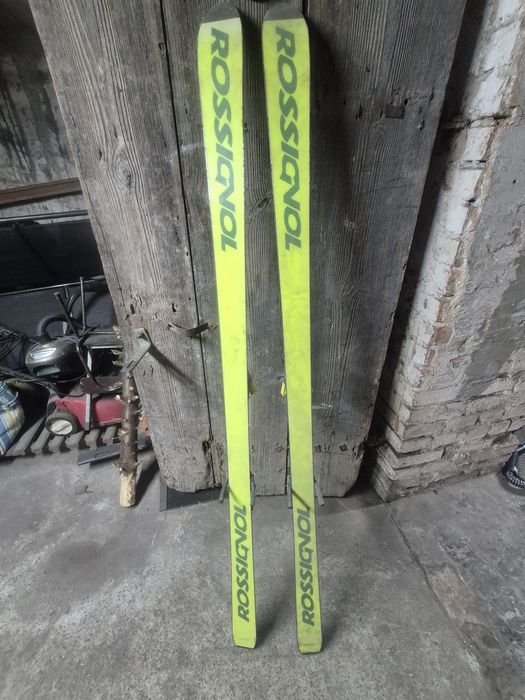 Narty zjazdowe 170 Rossignol