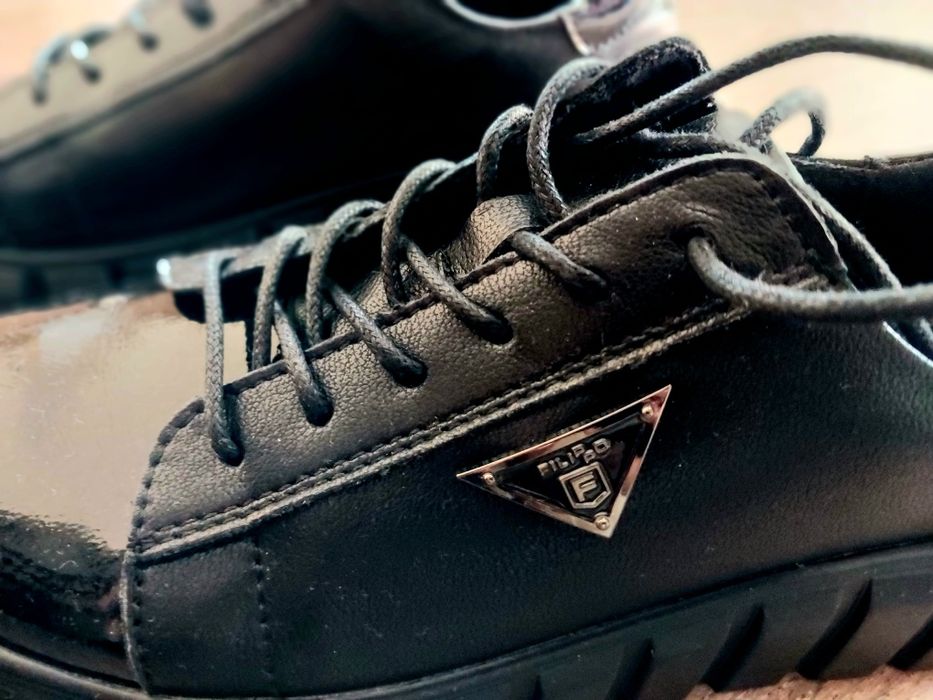 Czarne półbuty skórzane :) Mega wygodne,  r. 39. Polecam :)