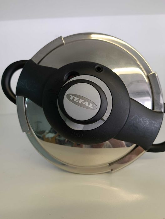 Título: Panela de Pressão Tefal ClipsoMinut' – Nova / Nunca Usada