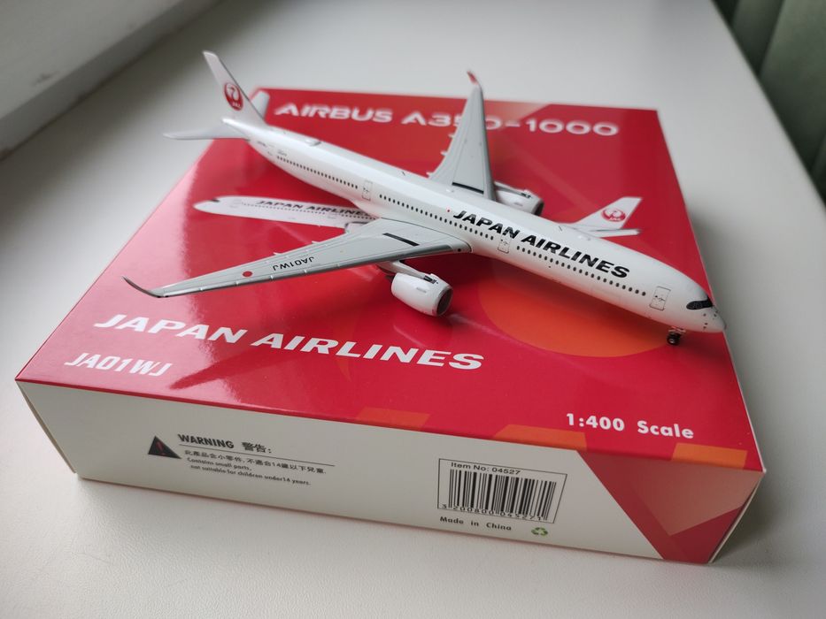 Модель літака, модель самолета. Масштаб 1:400