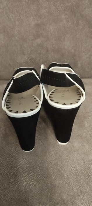 Czarne zamszowe buty na koturnie roz 37,5
