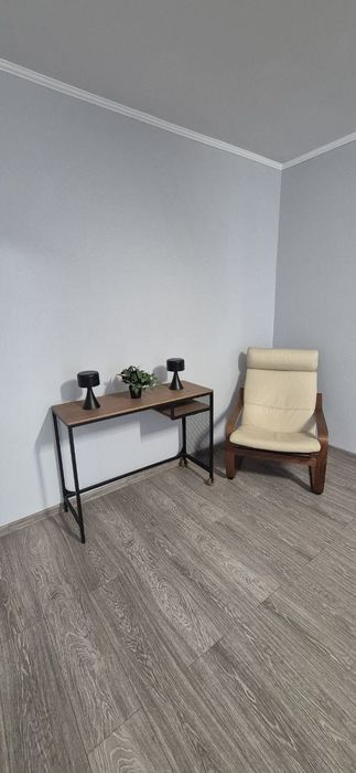 Продам гарну 2 кімнатну квартиру на Г.Кондратьєва біля театру Щепкіна