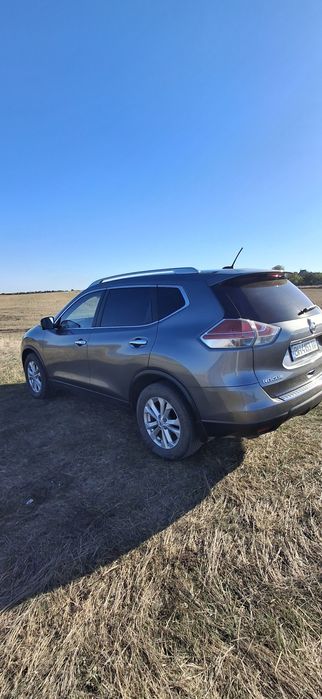 Продам свою машину Nissan Rogue 2015года