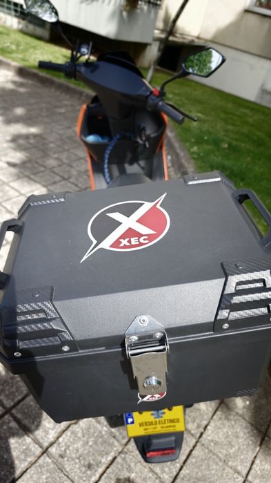 Vende esta mota elétrica