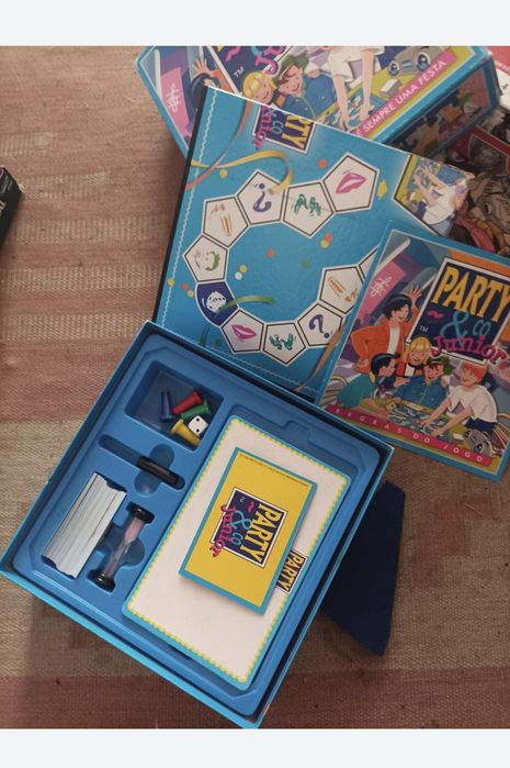 Jogo tabuleiro party&Party & company junior 
Para desocu