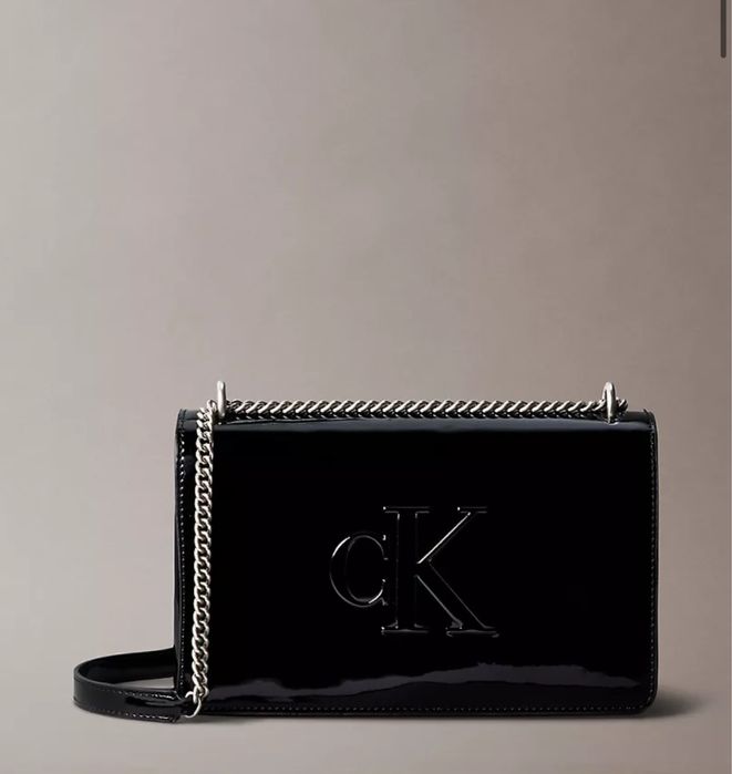 Лакована сумка Calvin Klein