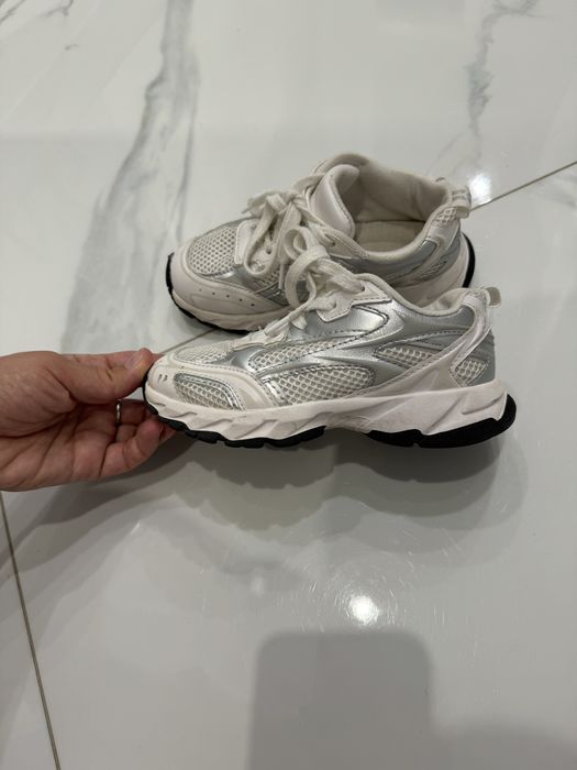 Кросівки дитячі Zara 28р