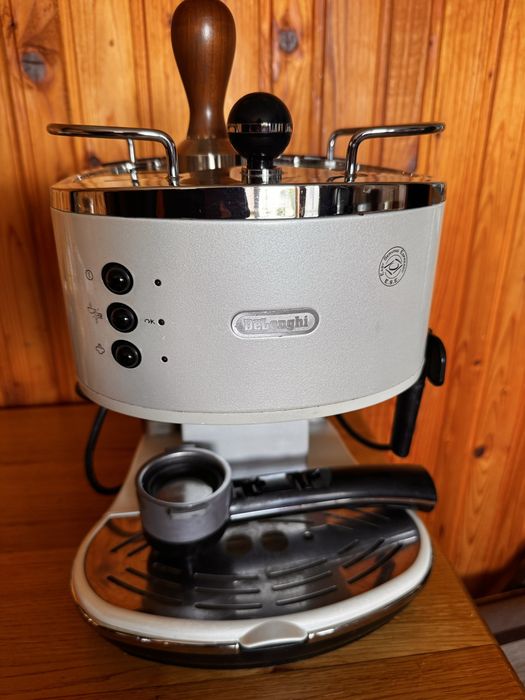 Кавоварка Delonghi