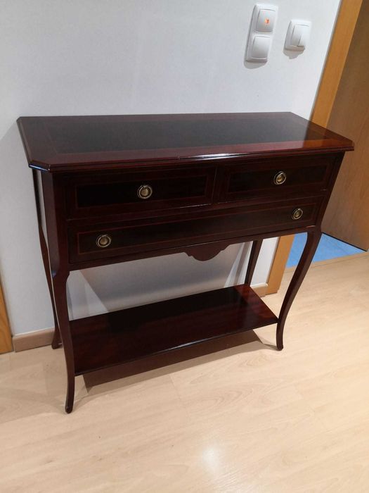 Móvel de arrumação em madeira "Nogueira" em bom estado