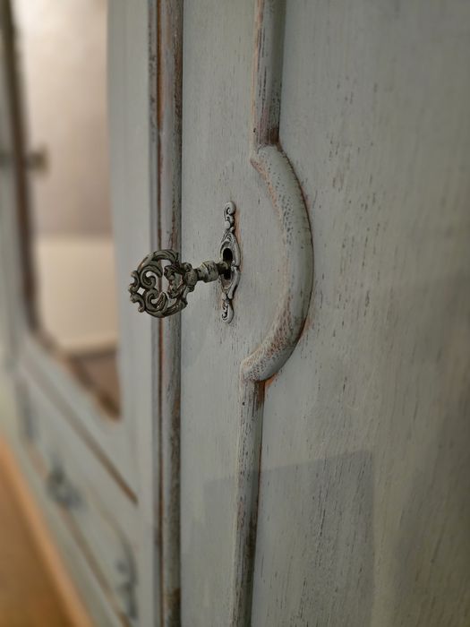 Stylowy bufet vintage / prowansalski – lite drewno