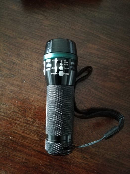 Alicate Multifunções + Lanterna