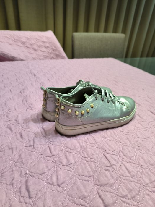 Sapatilhas prateadas